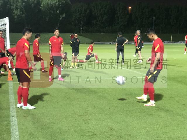 开云体育app-国足适应场地只踩场恐难训练 发布会禁止记者出席